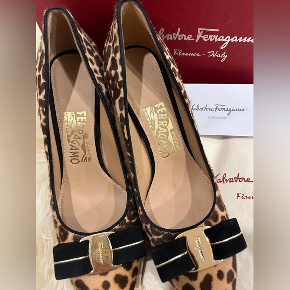 Authentic Salvatore Ferragamo Leopard Print Heels โ Size US 7 - Picture 3 of 7
